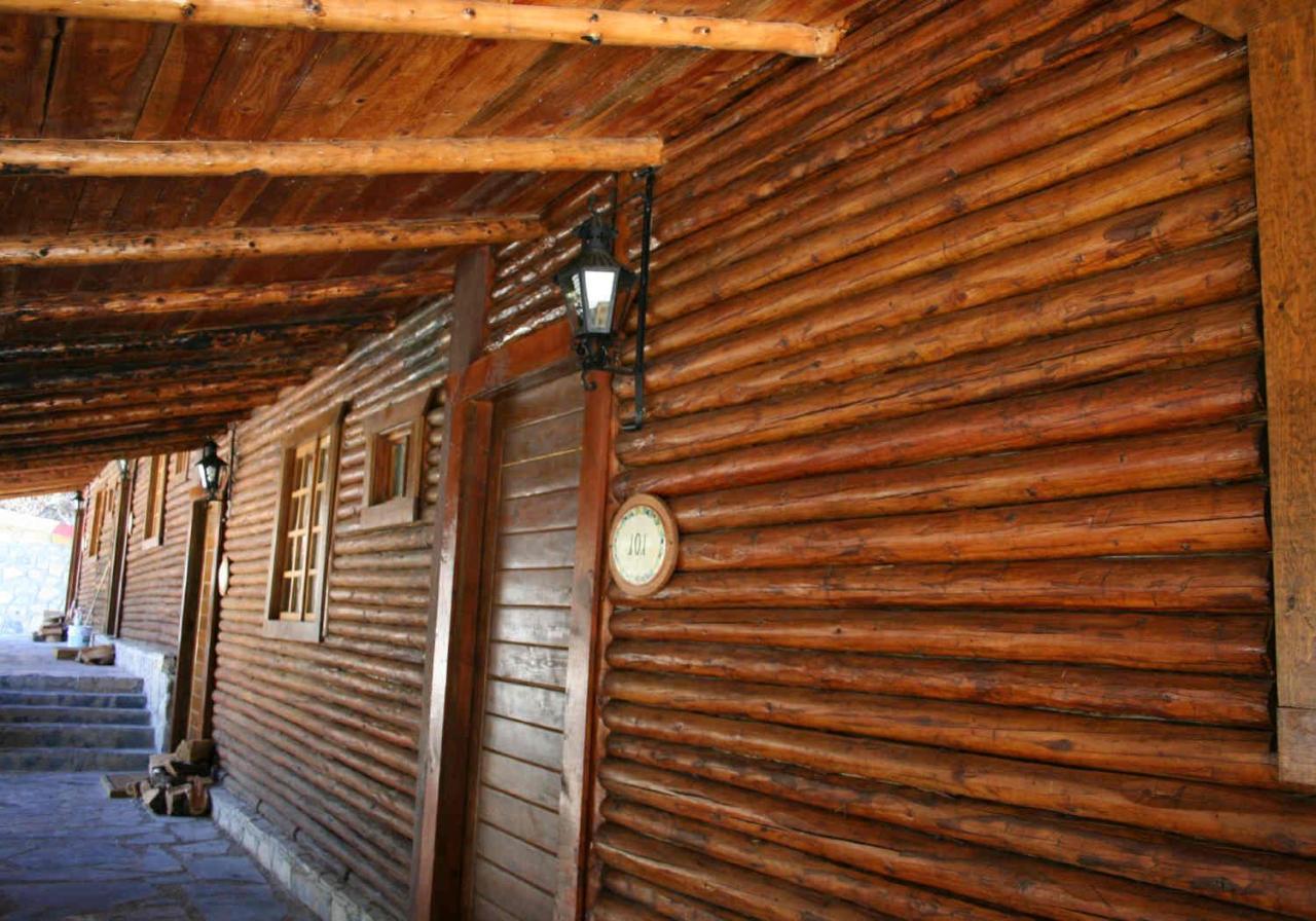 Hotel Bosques De Monterreal San Antonio de las Alazanas Exterior foto