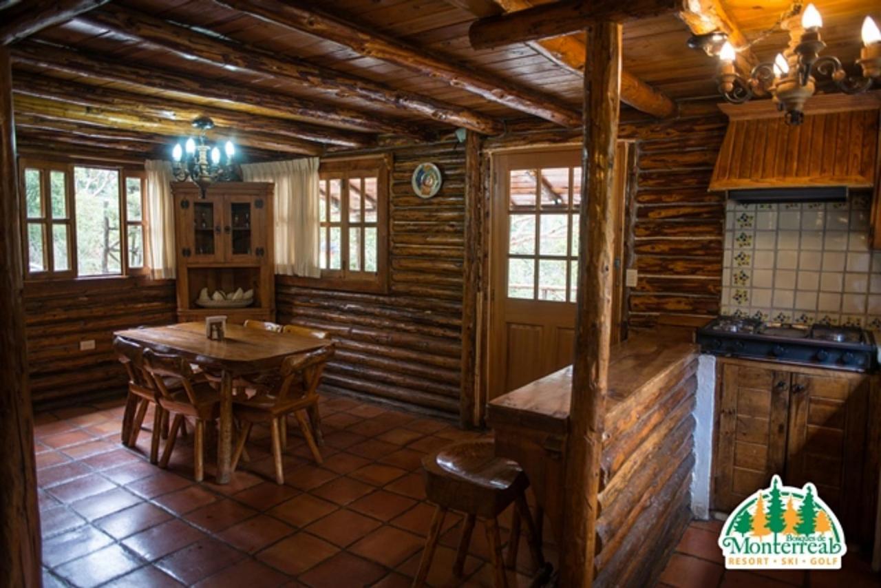 Hotel Bosques De Monterreal San Antonio de las Alazanas Exterior foto